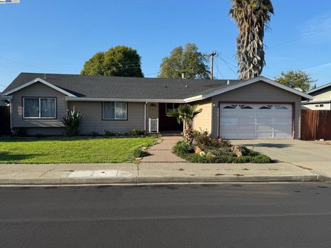 Photo of 7608 Canterbury Ln Ln, Dublin, CA 94568 (MLS # 41118659)