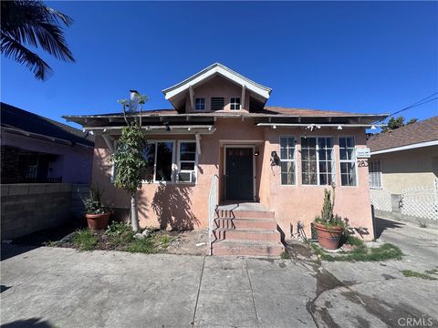 Photo of 281 E 48th Street, Los Angeles, CA 90011 (MLS # DW26072206)