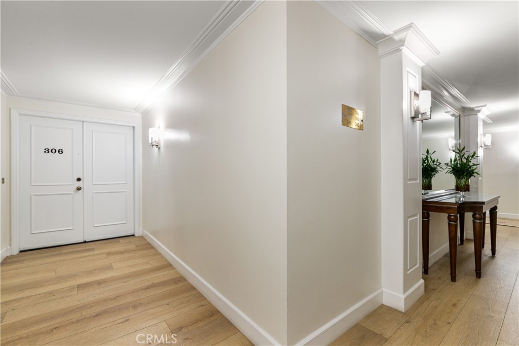 Properties 4 321 N Oakhurst Drive 306