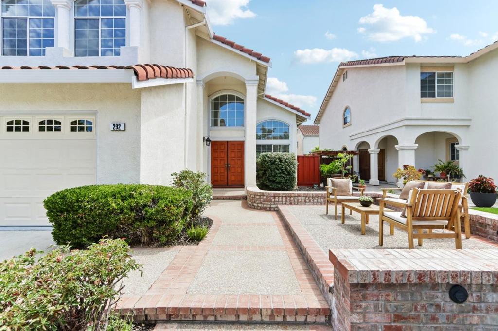 292 Silverlake Court