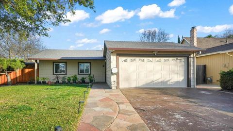 Photo of 14 Via Campina, San Jose, CA 95139 (MLS # ML82044216)