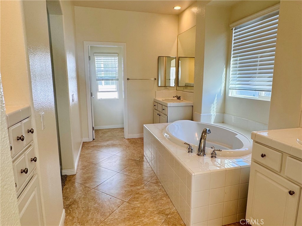 Claiborne (CLAI) - Residential Lease