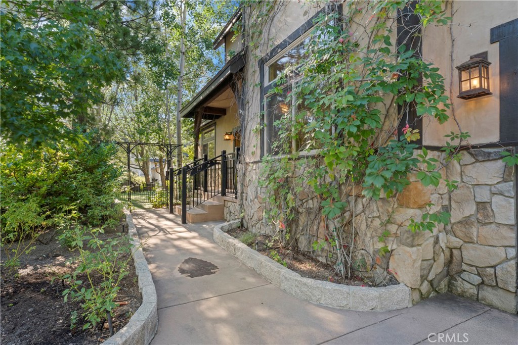 1034 Teakwood Drive