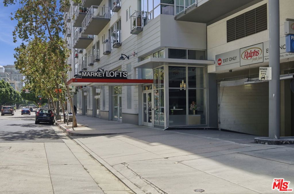 645 W 9th Street 406