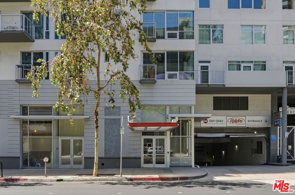 645 W 9th Street 406