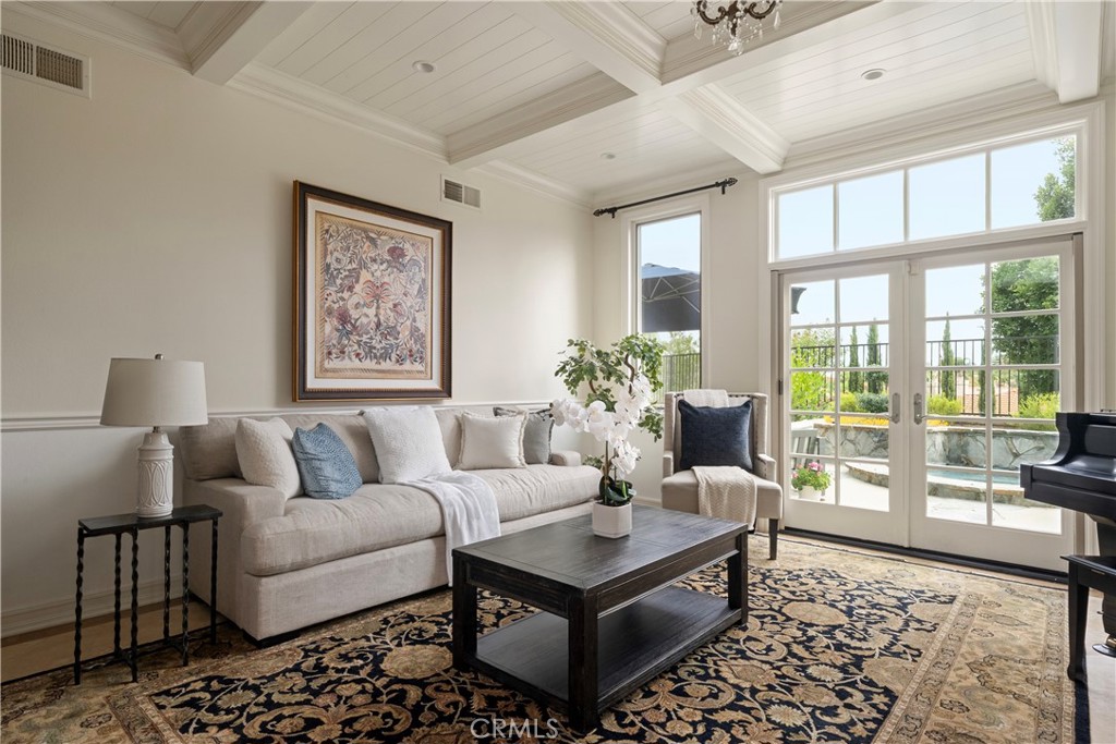 22187 Westcliff