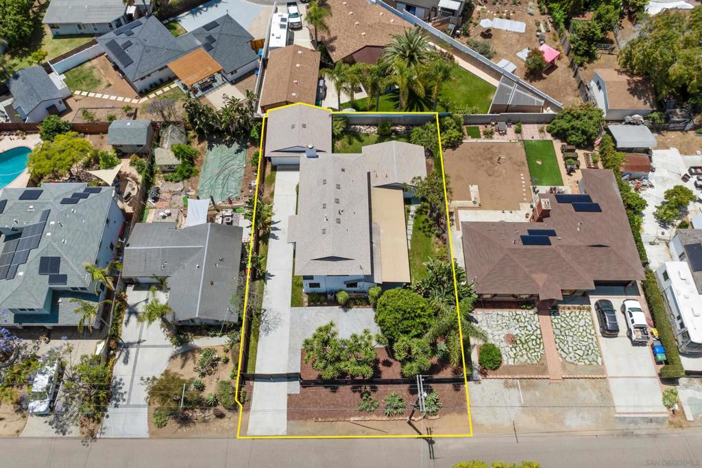 2537 Davis Ave