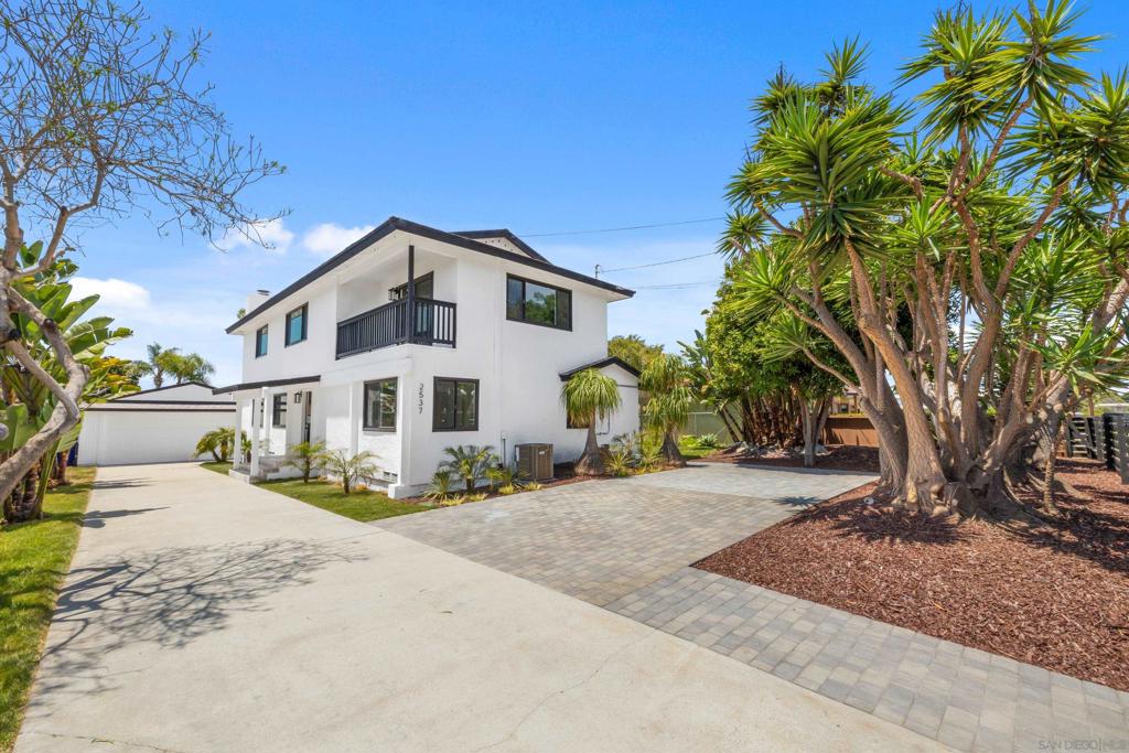 2537 Davis Ave