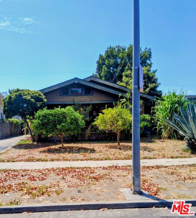 Photo of 4219 Kenwood Avenue, Los Angeles, CA 90037 (MLS # 26876035)