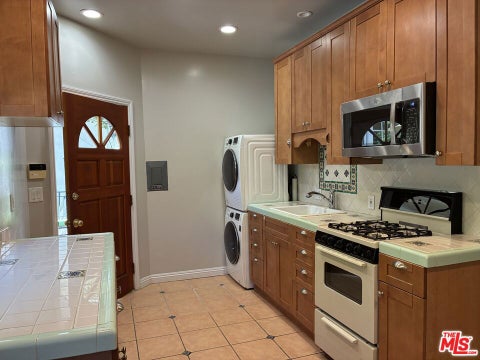 Photo of 341 S Palm Drive #Guesthouse, Beverly Hills, CA 90212 (MLS # 26992645)
