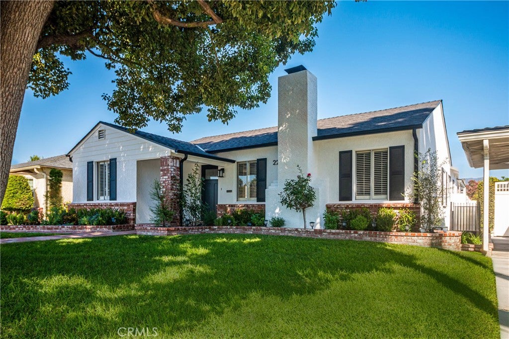 220 S Reese Place