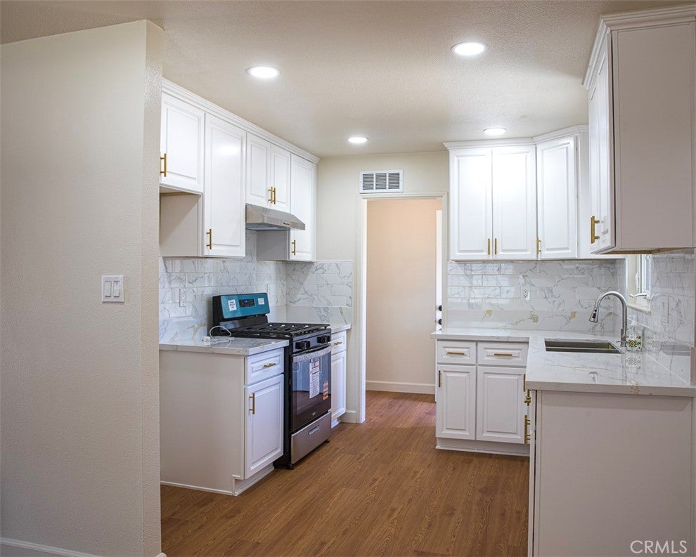 10740 Coloma