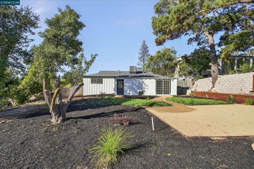 PINOLE ESTATES - Residential