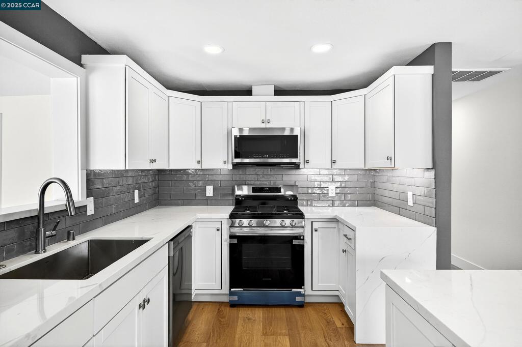 PINOLE ESTATES - Residential