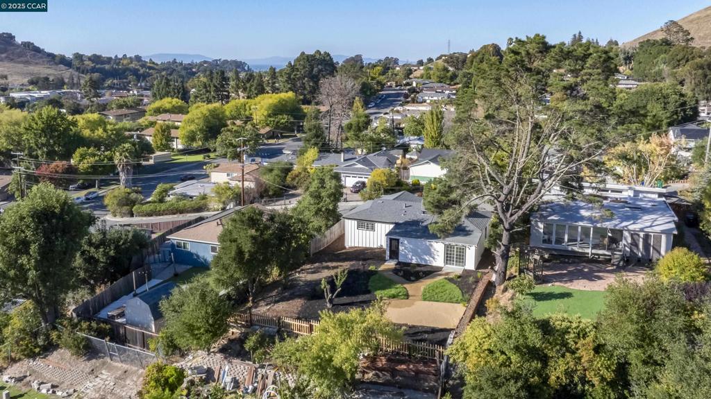 PINOLE ESTATES - Residential