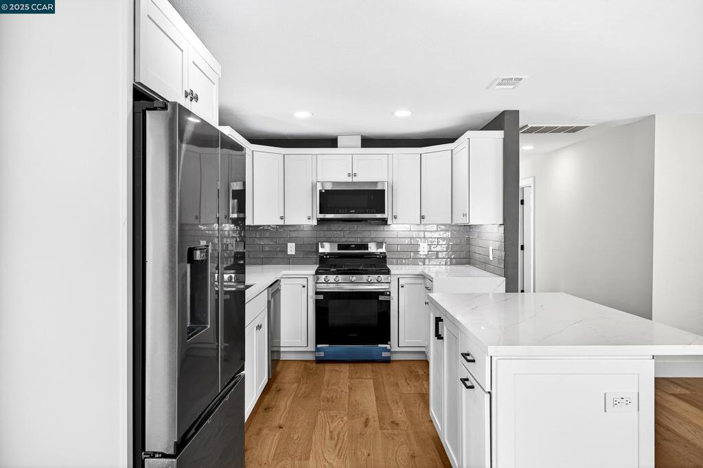 PINOLE ESTATES - Residential