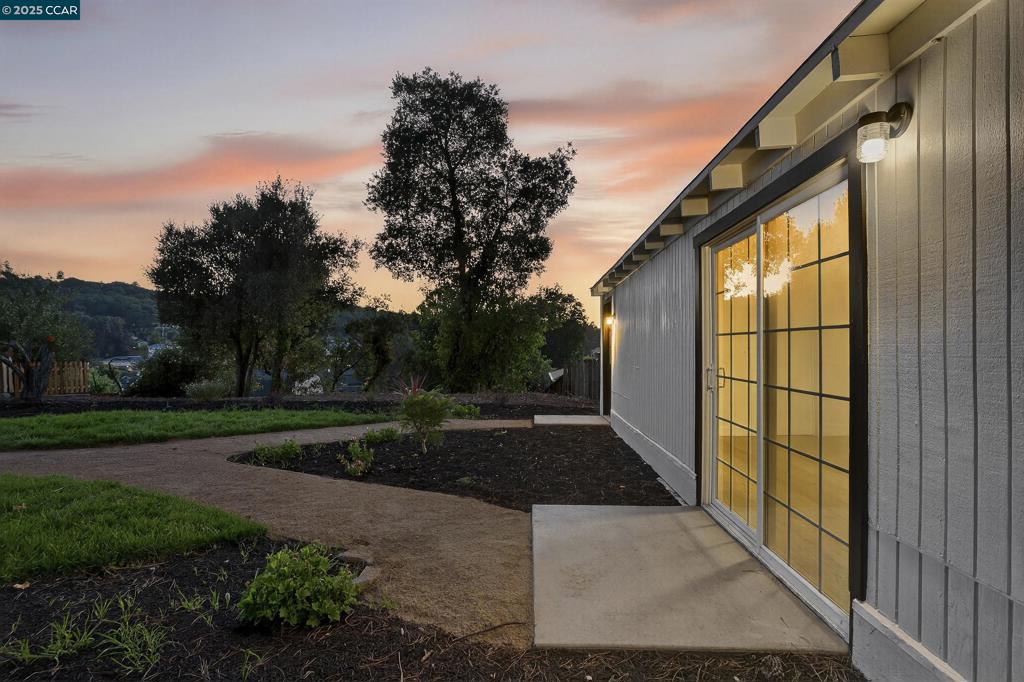 PINOLE ESTATES - Residential