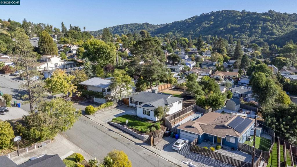 PINOLE ESTATES - Residential