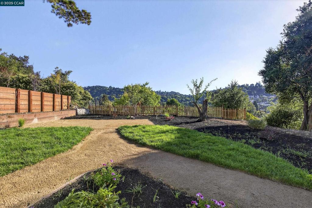 PINOLE ESTATES - Residential