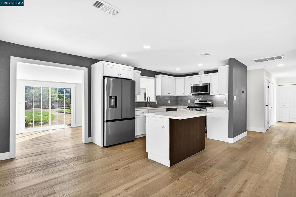 PINOLE ESTATES - Residential