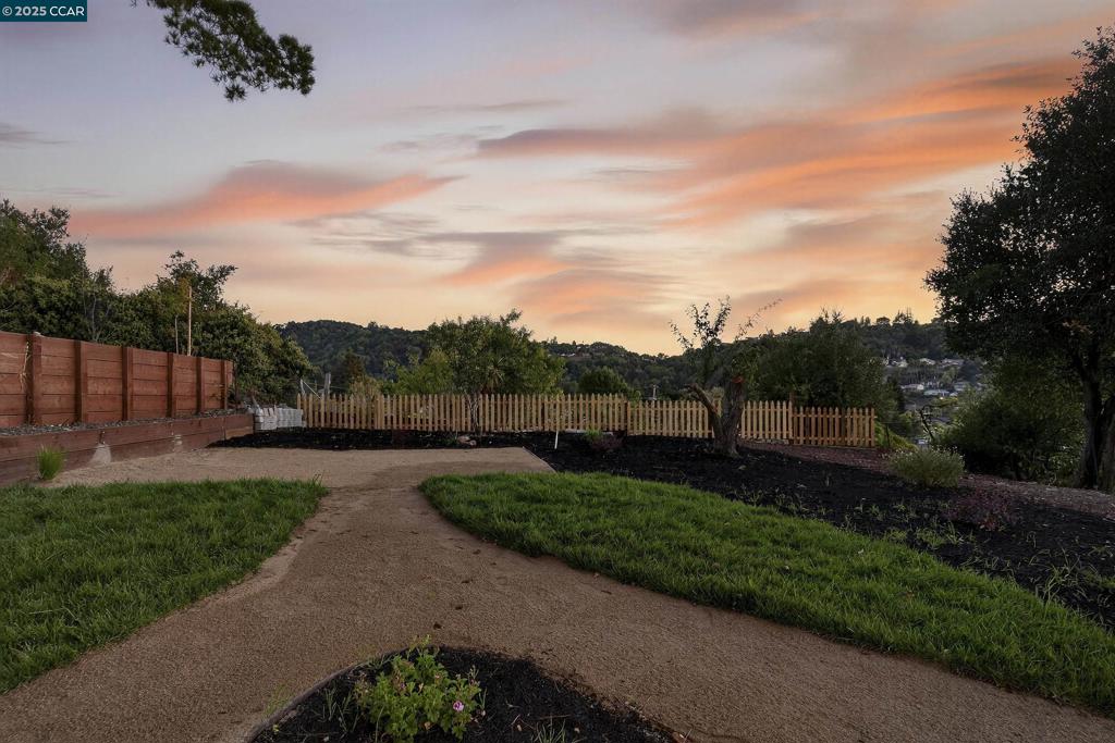 PINOLE ESTATES - Residential