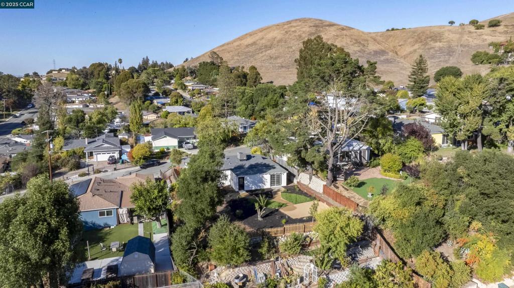 PINOLE ESTATES - Residential