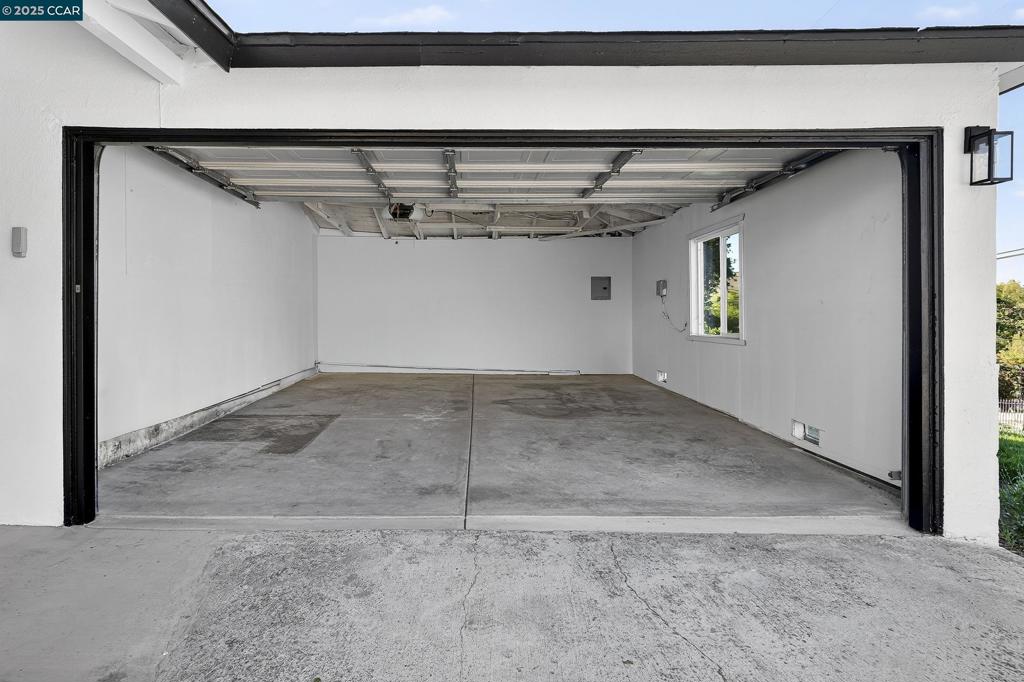 PINOLE ESTATES - Residential