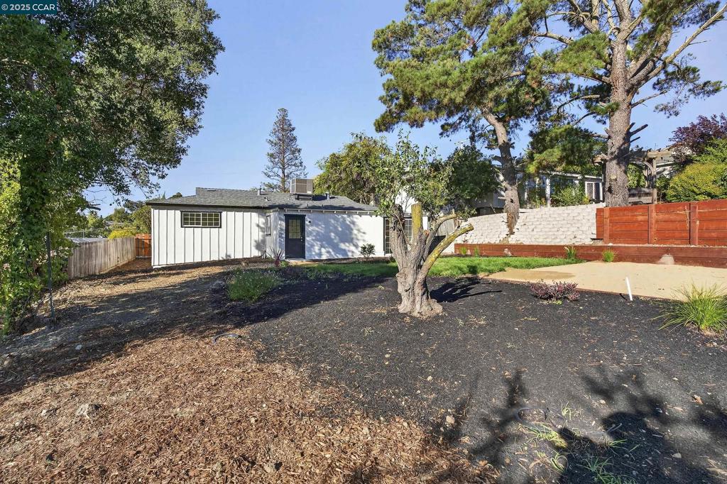 PINOLE ESTATES - Residential