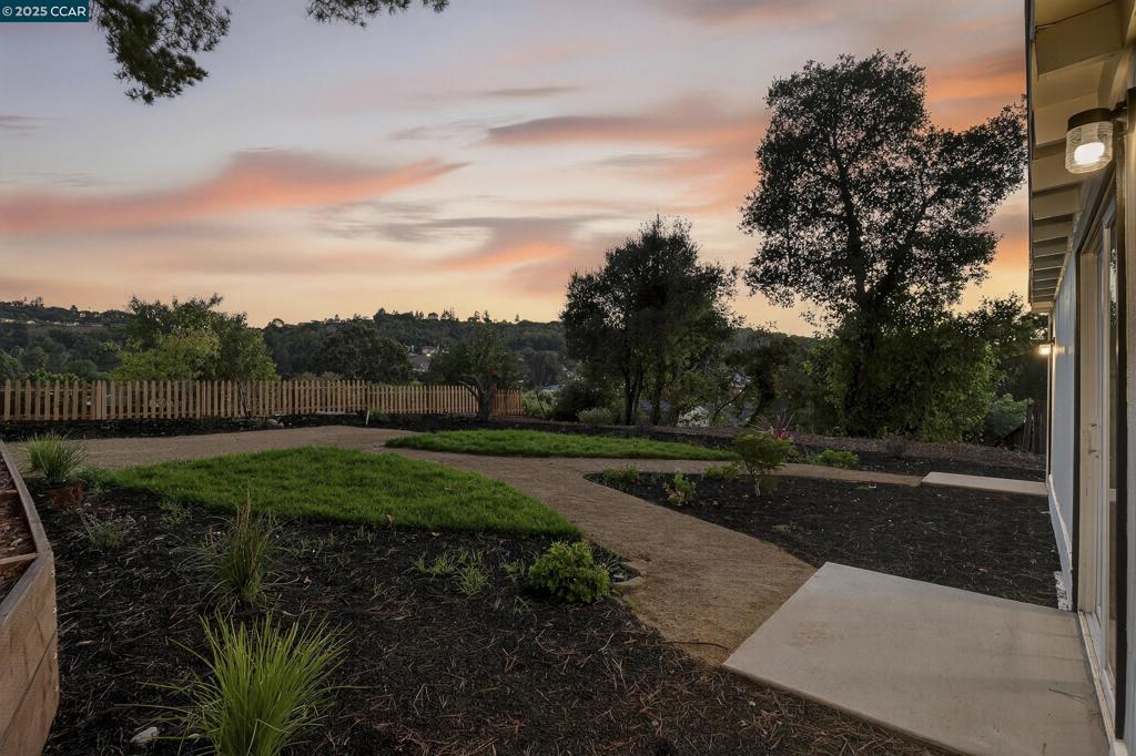 PINOLE ESTATES - Residential