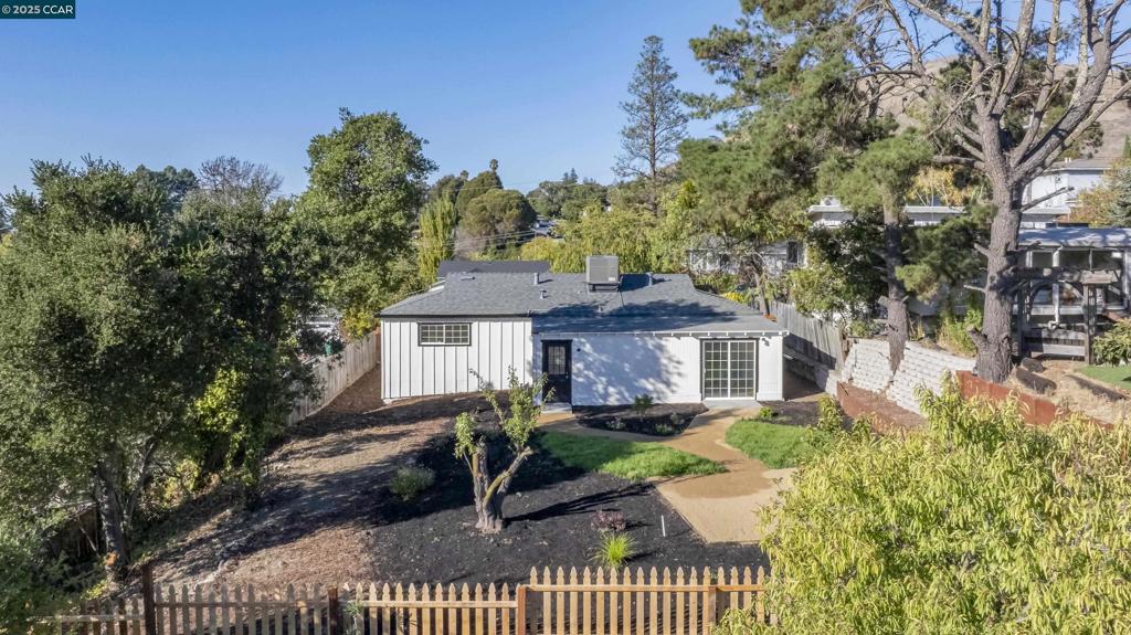 PINOLE ESTATES - Residential