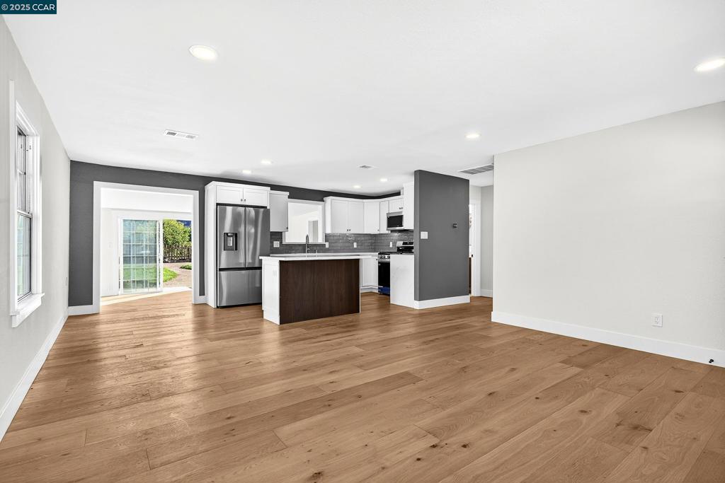 PINOLE ESTATES - Residential