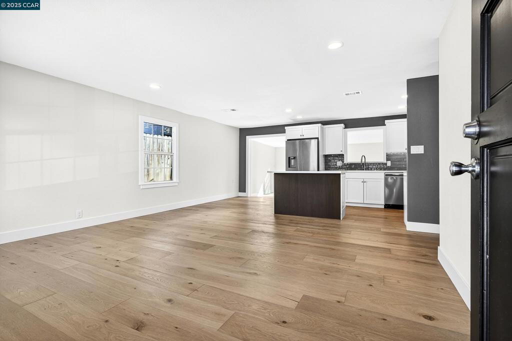 PINOLE ESTATES - Residential