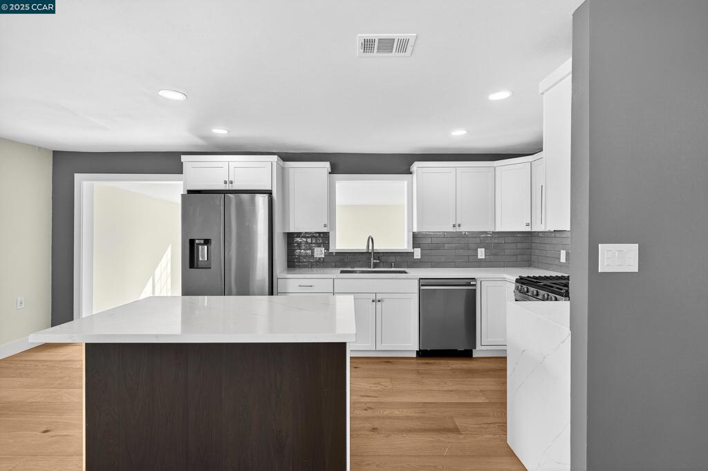PINOLE ESTATES - Residential