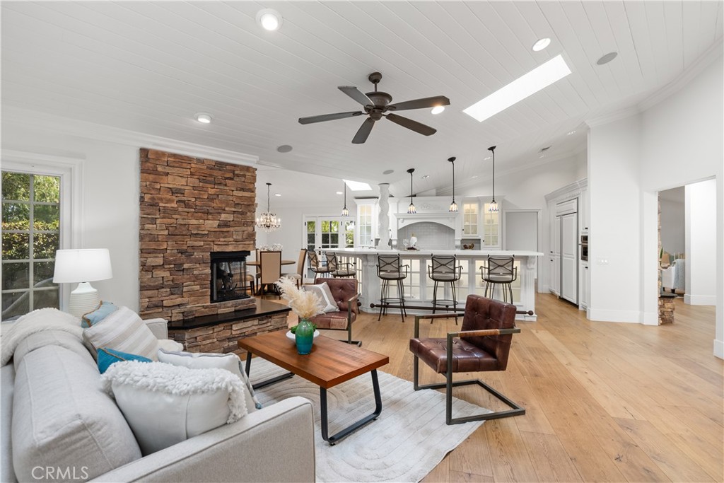 1401 Eagle Glen