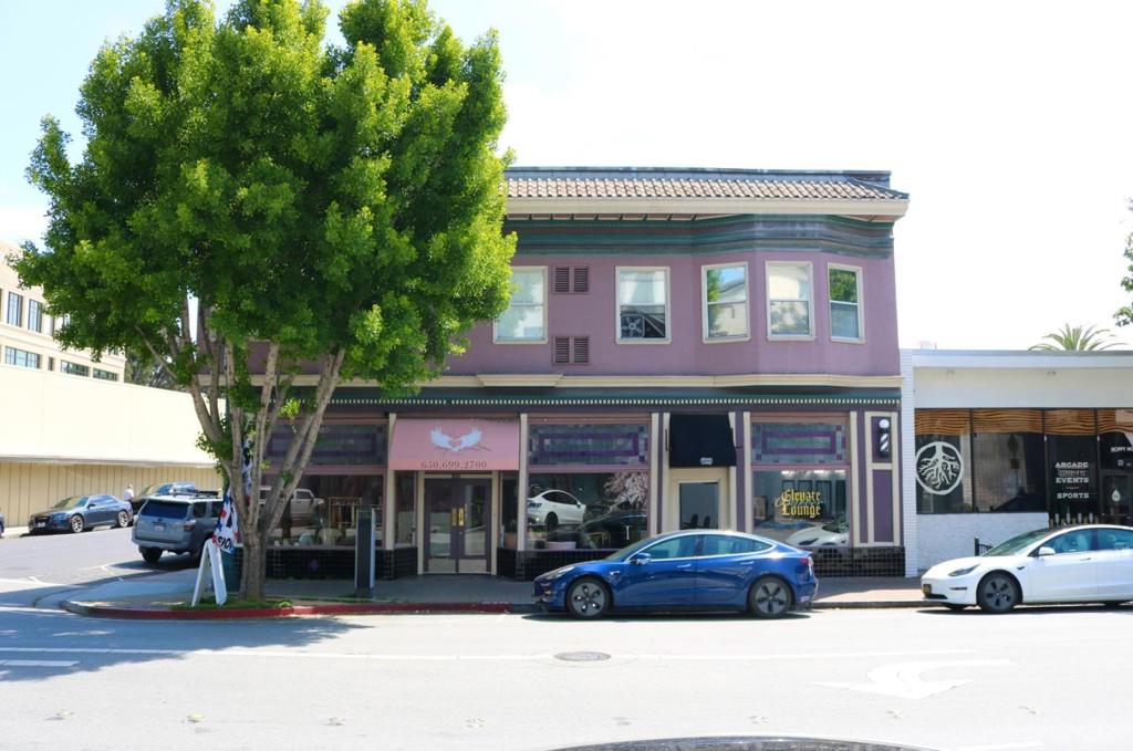 901 Main Street