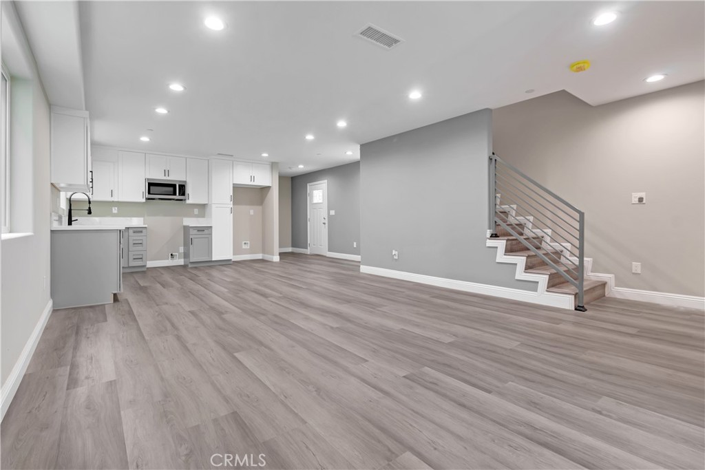 22022 PIONEER BLVD
