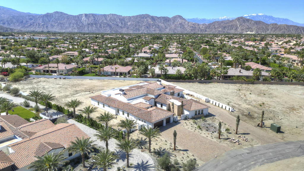 Rancho 49 - Residential