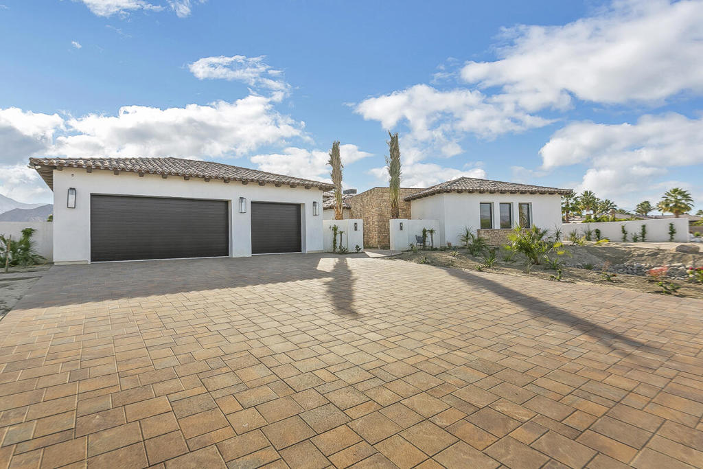 Rancho 49 - Residential