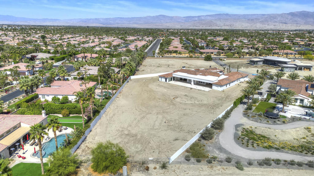 Rancho 49 - Residential