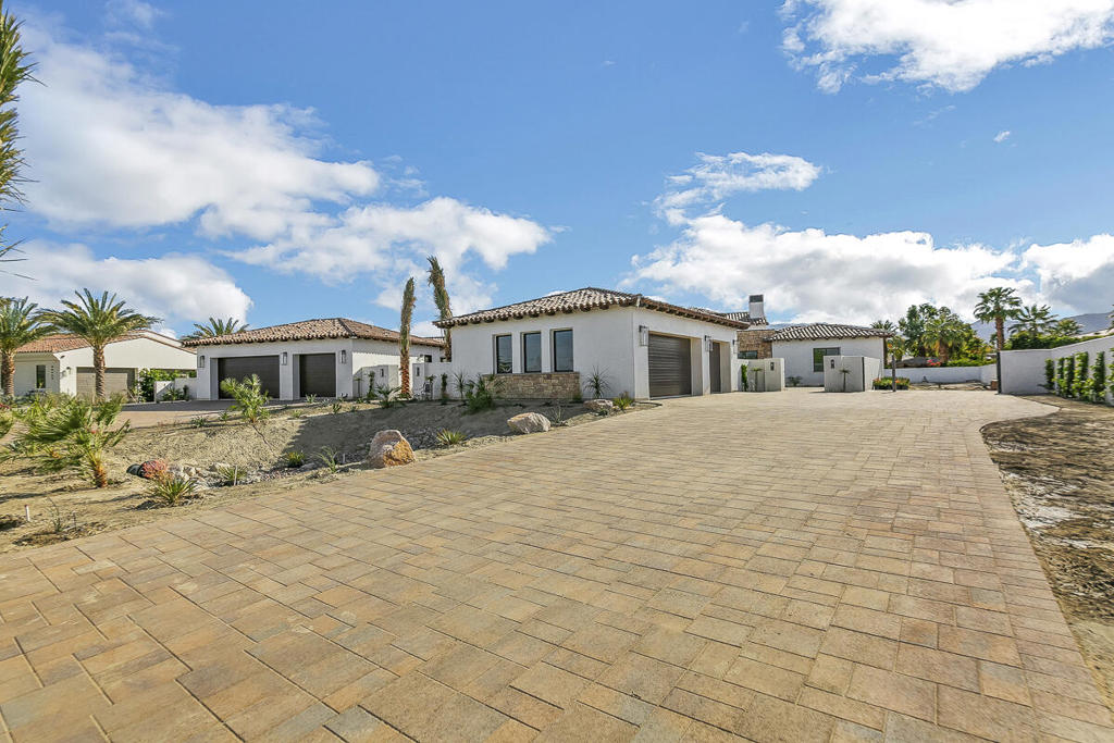 Rancho 49 - Residential