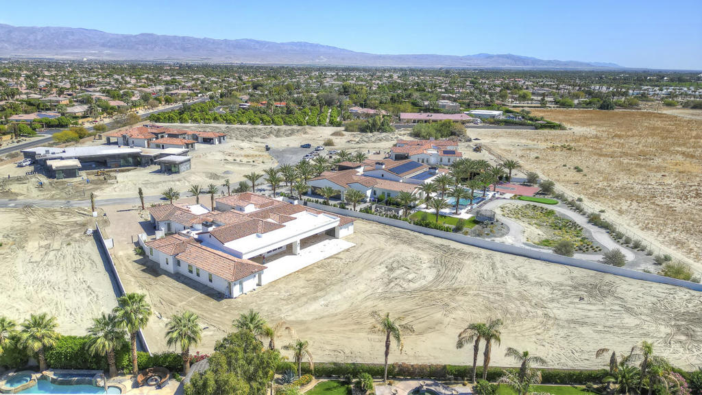 Rancho 49 - Residential