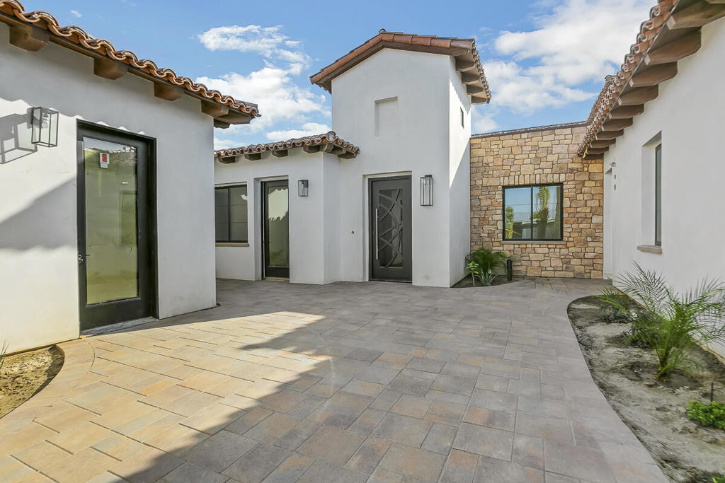 Rancho 49 - Residential