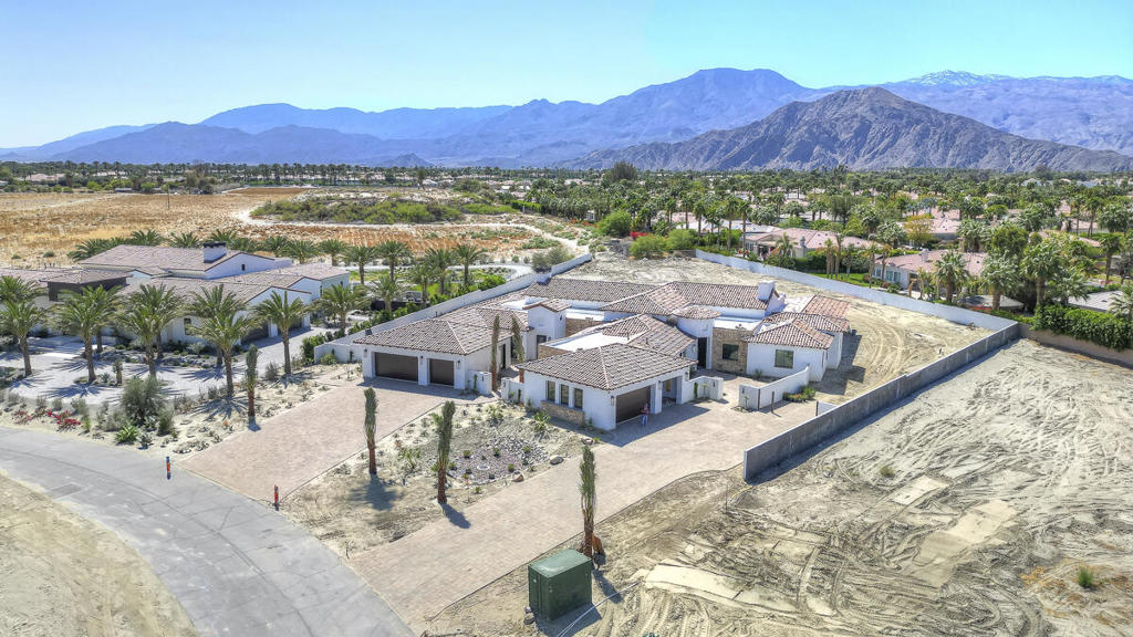 Rancho 49 - Residential