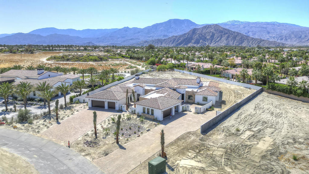 Rancho 49 - Residential