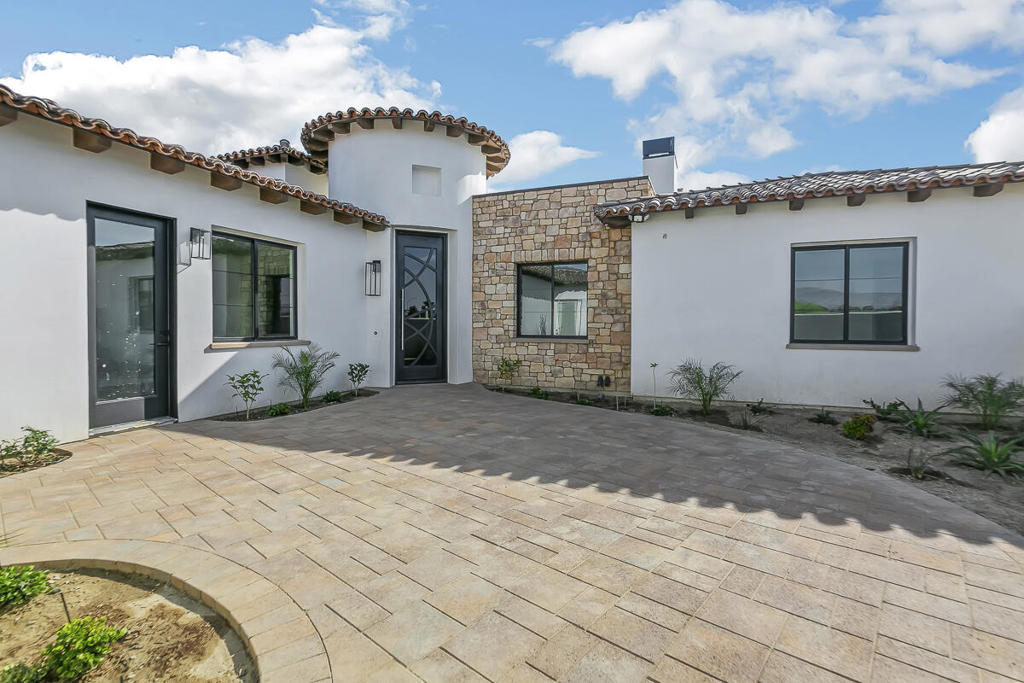 Rancho 49 - Residential