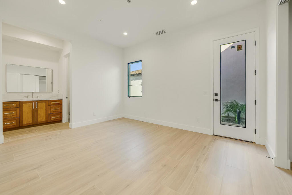 Rancho 49 - Residential
