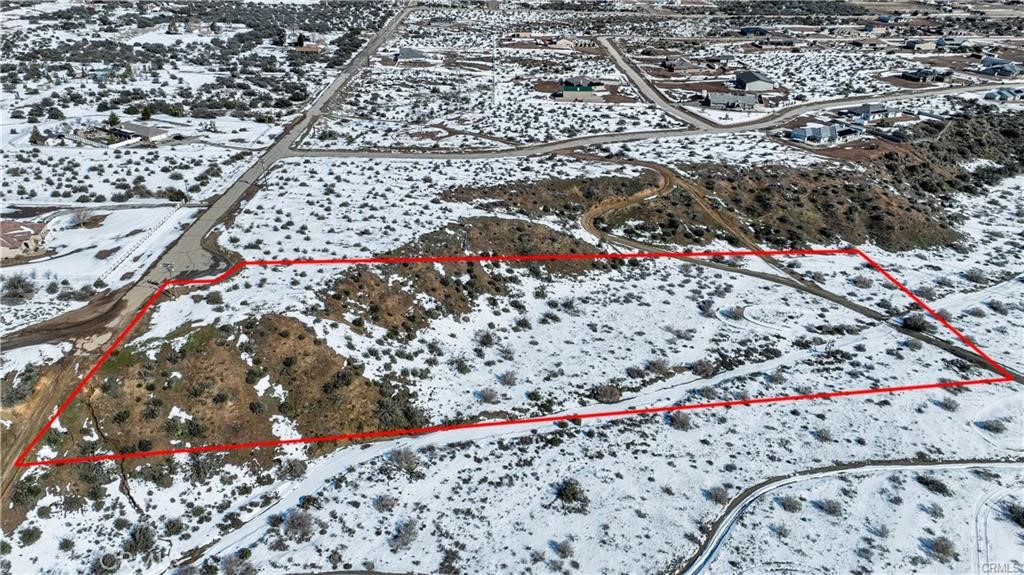 ***Sought After Neighborhood***Custom Built Homes all around***Underground Utilities including NATURAL GAS***PAVED STREETS**Snowline School District**