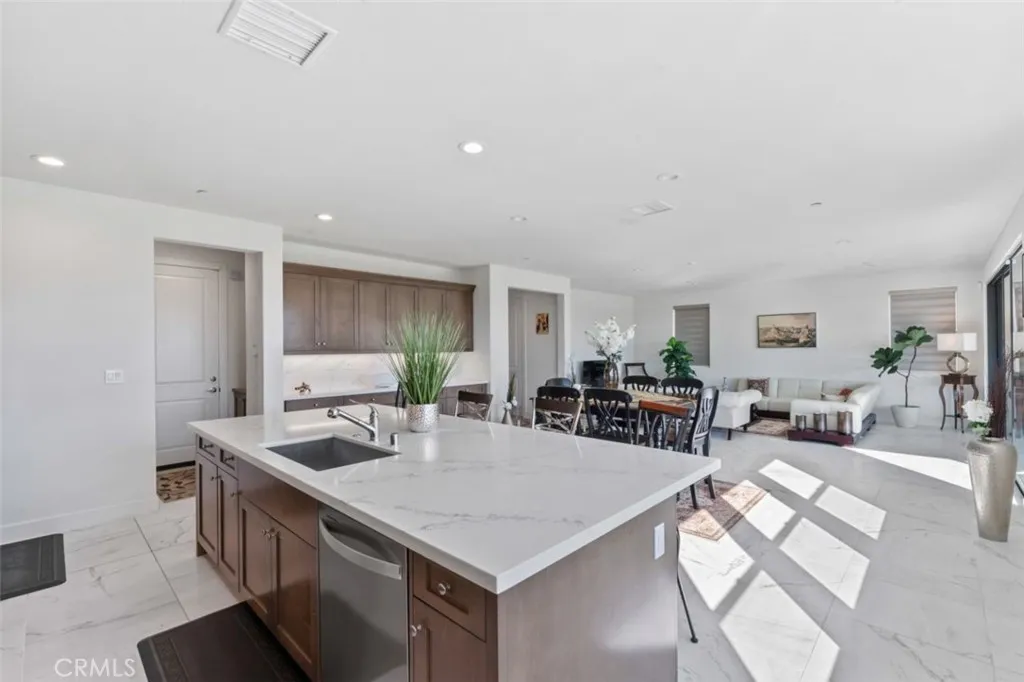 Saugus, California 91350, United States, 5 Bedrooms Bedrooms, ,3 BathroomsBathrooms,Residential,Active,179505