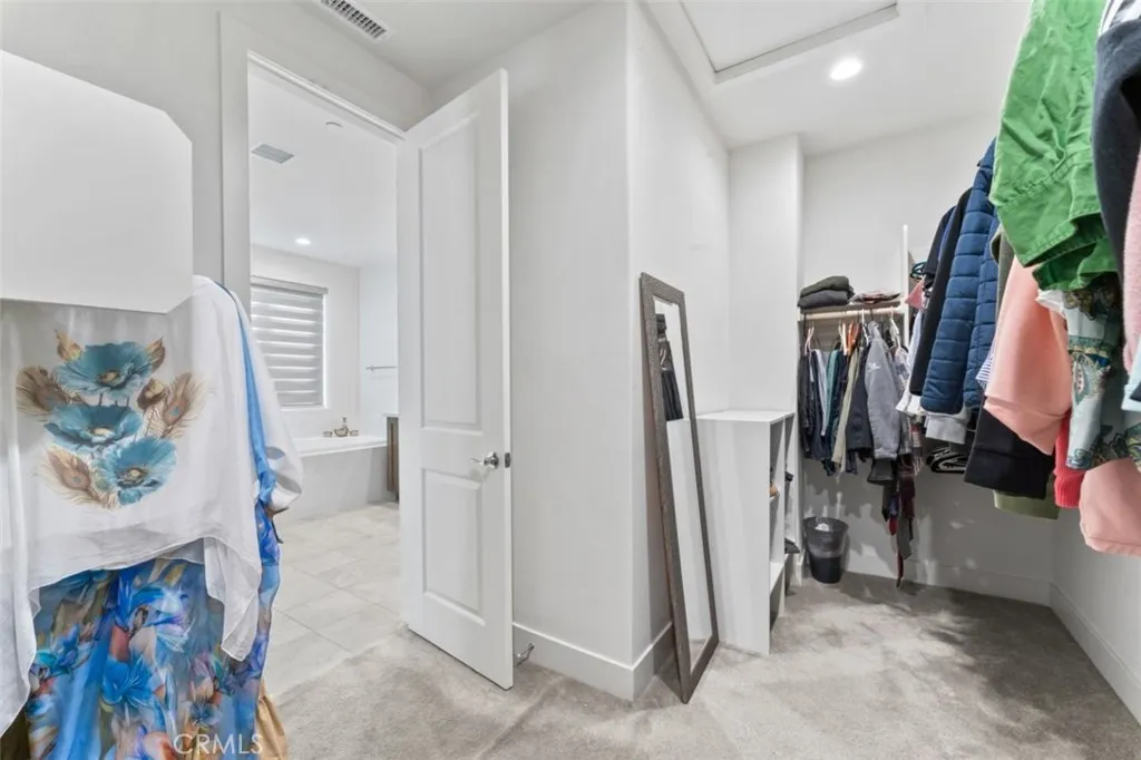 Saugus, California 91350, United States, 5 Bedrooms Bedrooms, ,3 BathroomsBathrooms,Residential,Active,179505