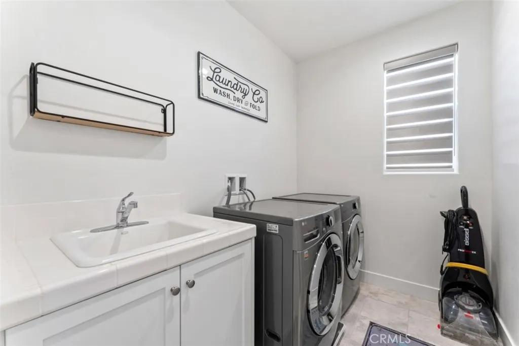 Saugus, California 91350, United States, 5 Bedrooms Bedrooms, ,3 BathroomsBathrooms,Residential,Active,179505